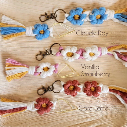 Macrame Daisy Flowers Bookmark and Keychain Set